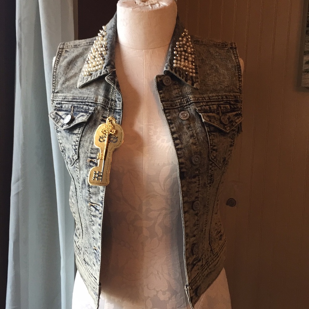 Wax Jeans acid wash vest‎ size small pearl detail on collar